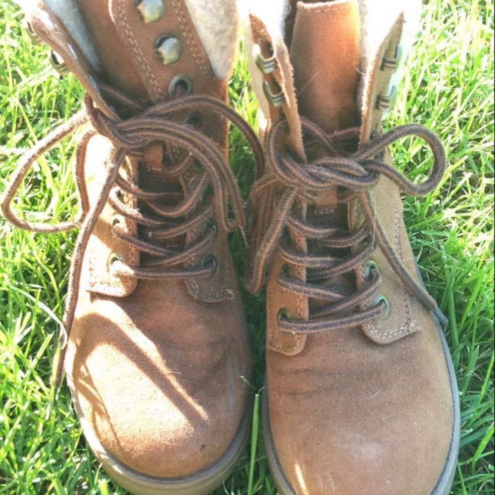Fall boots - Picture 3 of 4